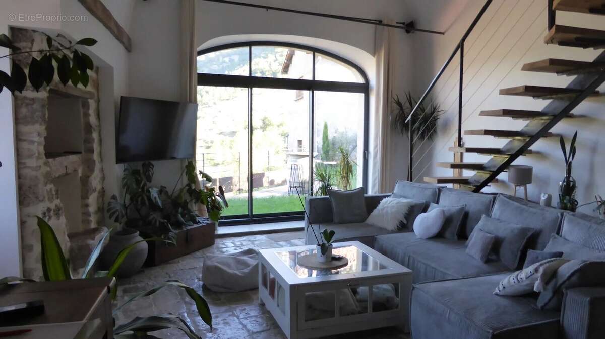 Maison à MOSTUEJOULS