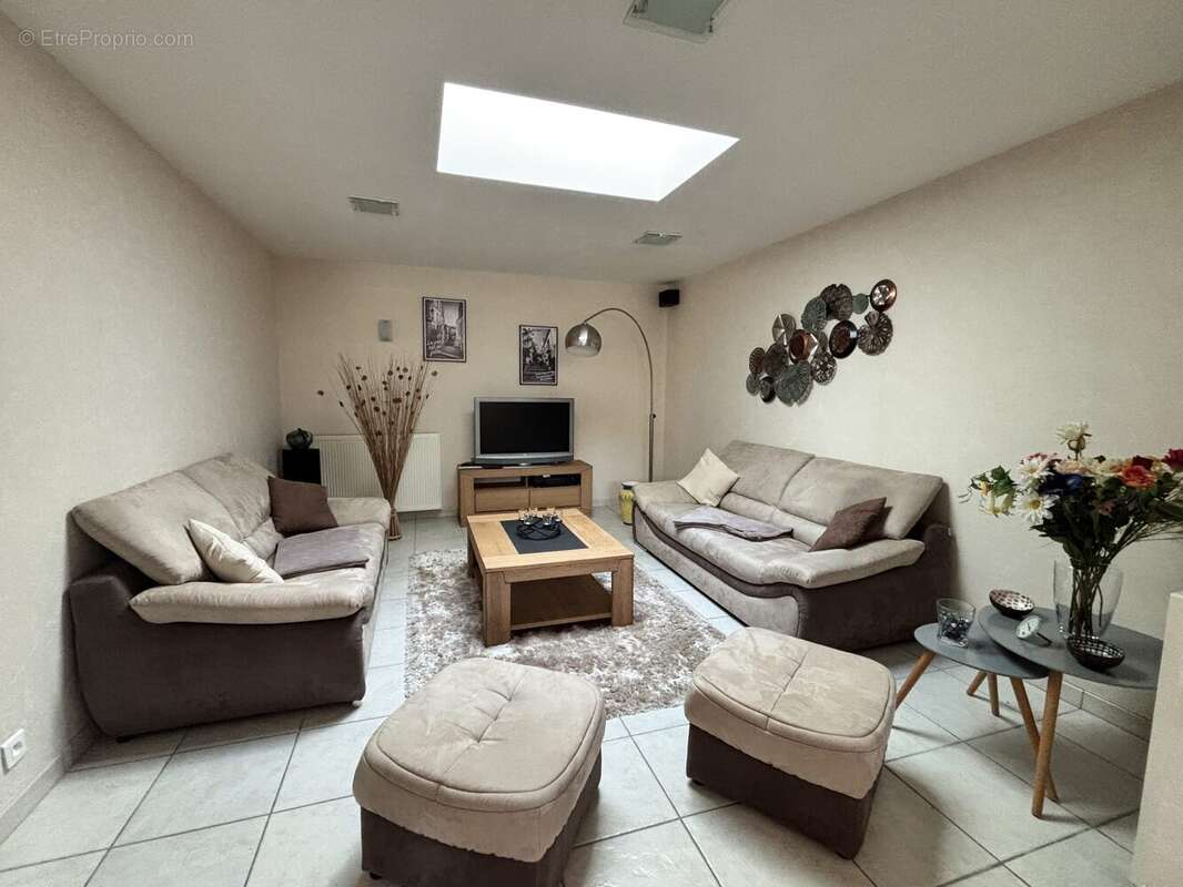 Maison 141 m² à Propieres  - photo 9
