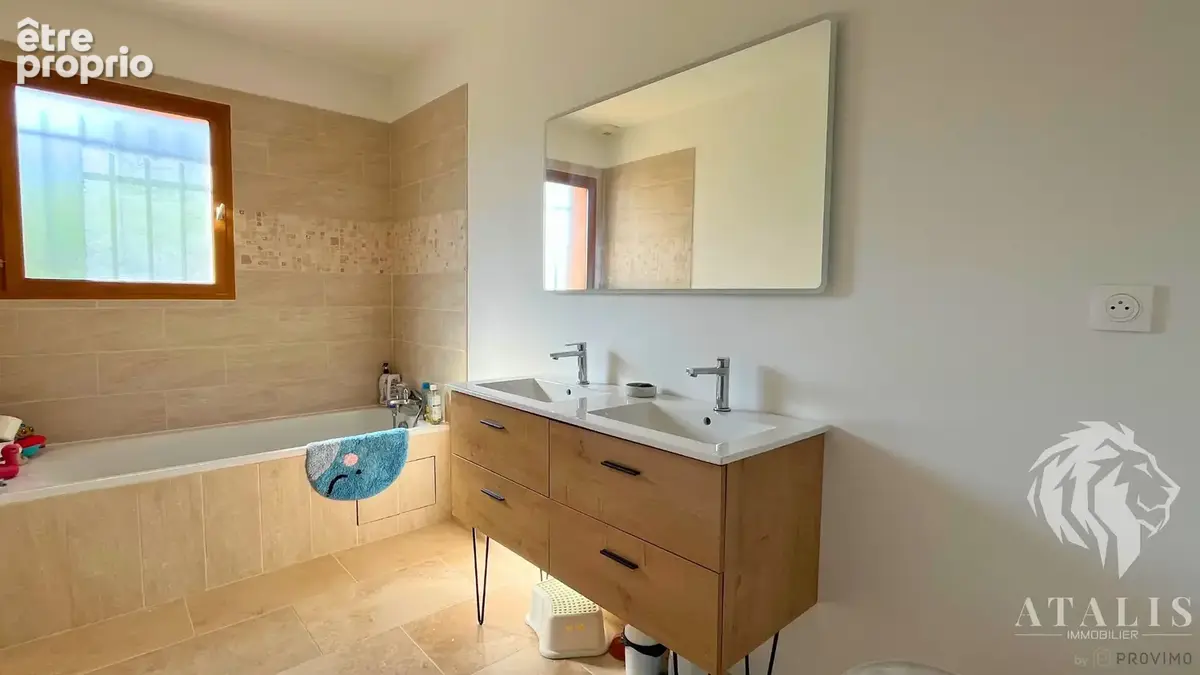 Maison indépendante 5 chambres   terrain 1000 m2 avec piscine   138m2 - photo 12