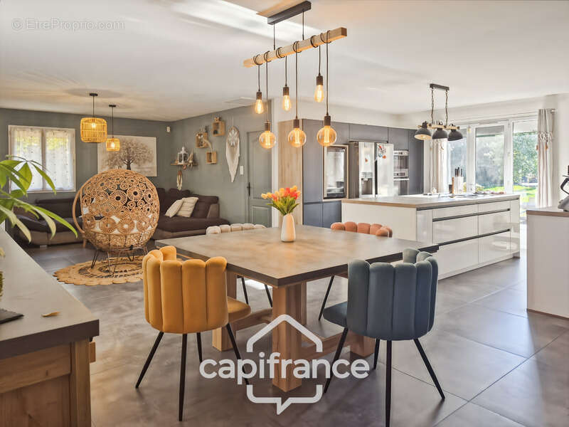 Maison à SAINT-GENIES-DE-COMOLAS