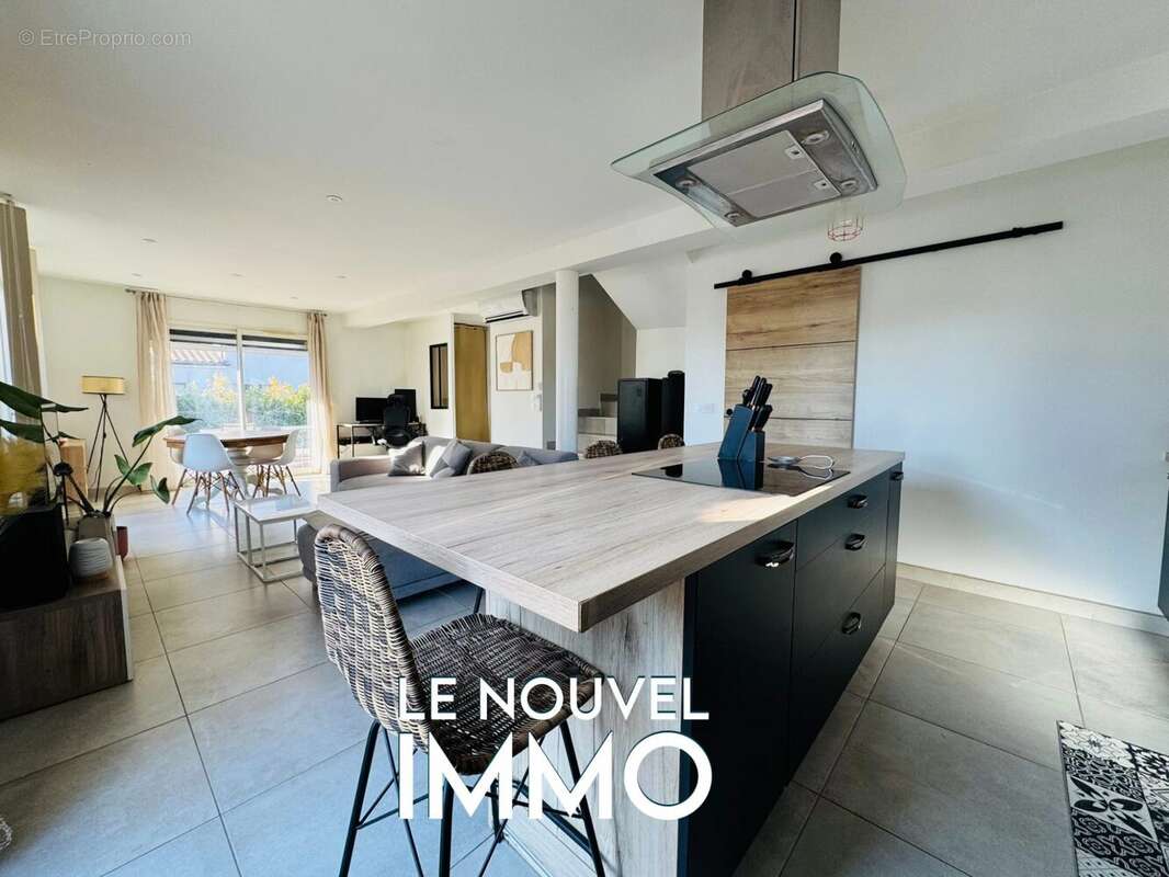 Maison à PELISSANNE