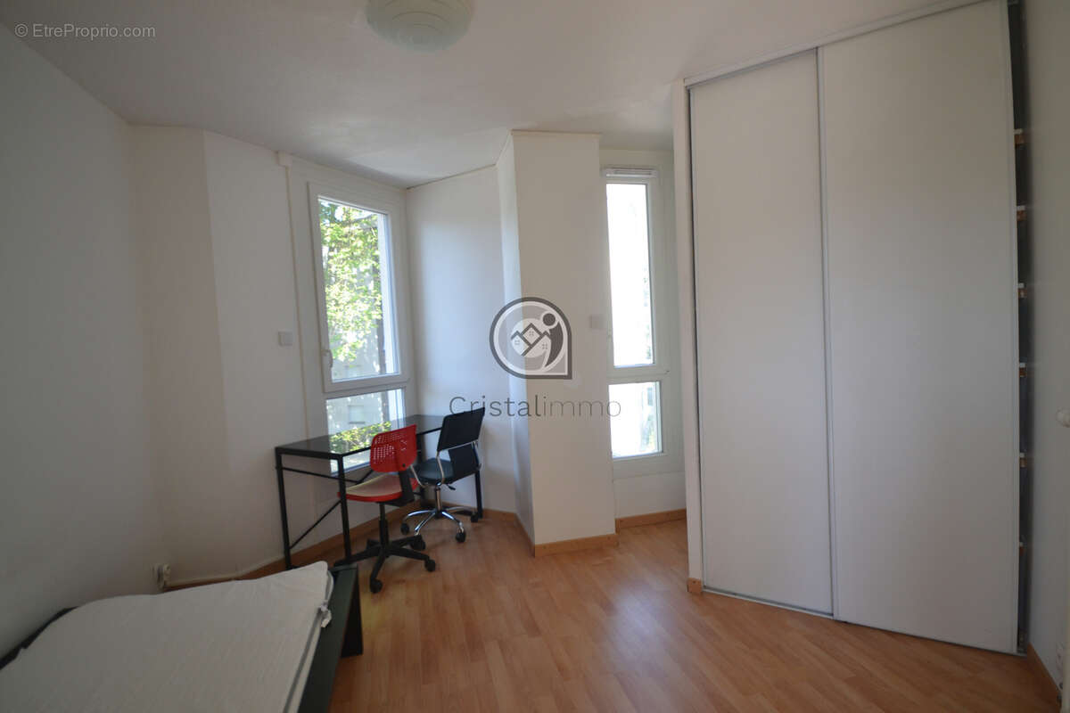 Appartement à SAINT-MARTIN-D'HERES