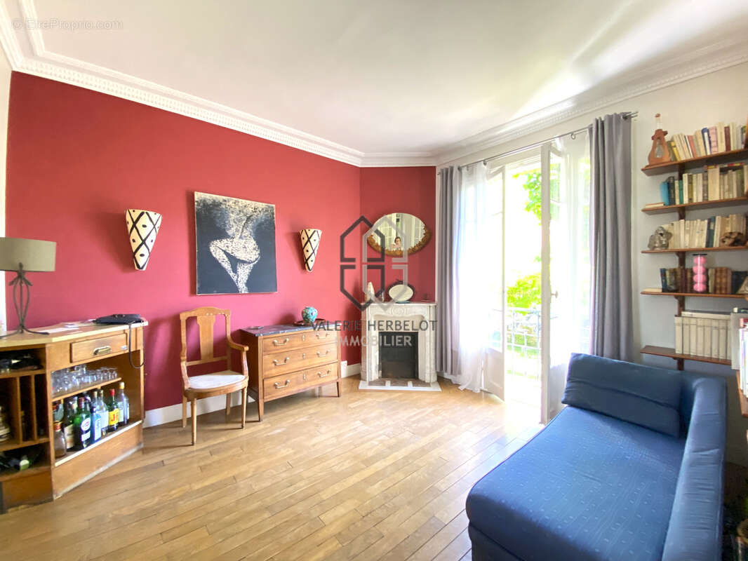 Maison à CHENNEVIERES-SUR-MARNE