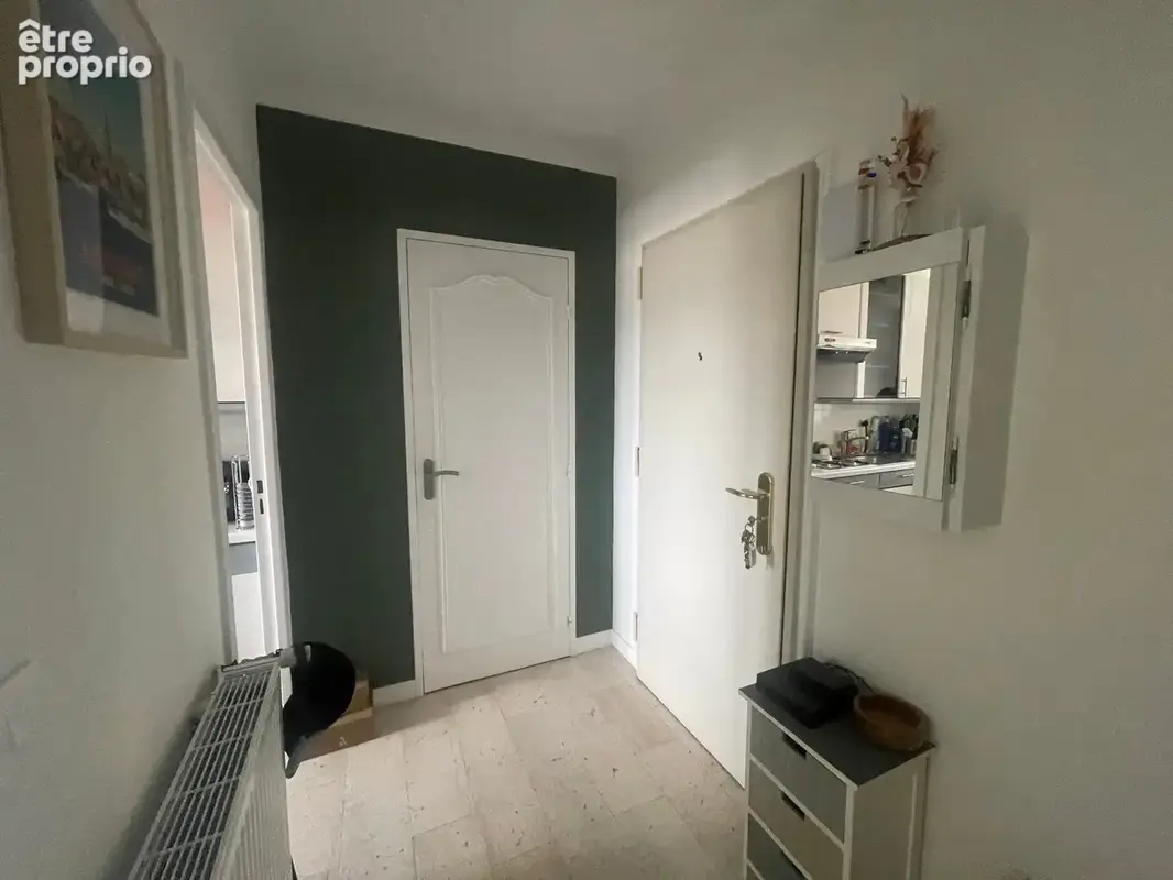 Appartement T4- 81,63m2- 8ème et dernier étage- Cave- Parking Privatif- Garage- Vue dégagée - Montaud- Le Grand Clos - photo 15