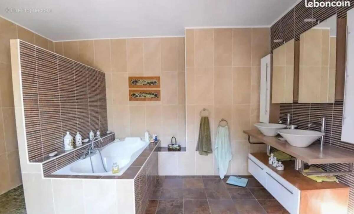 Propriété d’exception – 318 m² habitables , sous‑sol total - photo 11