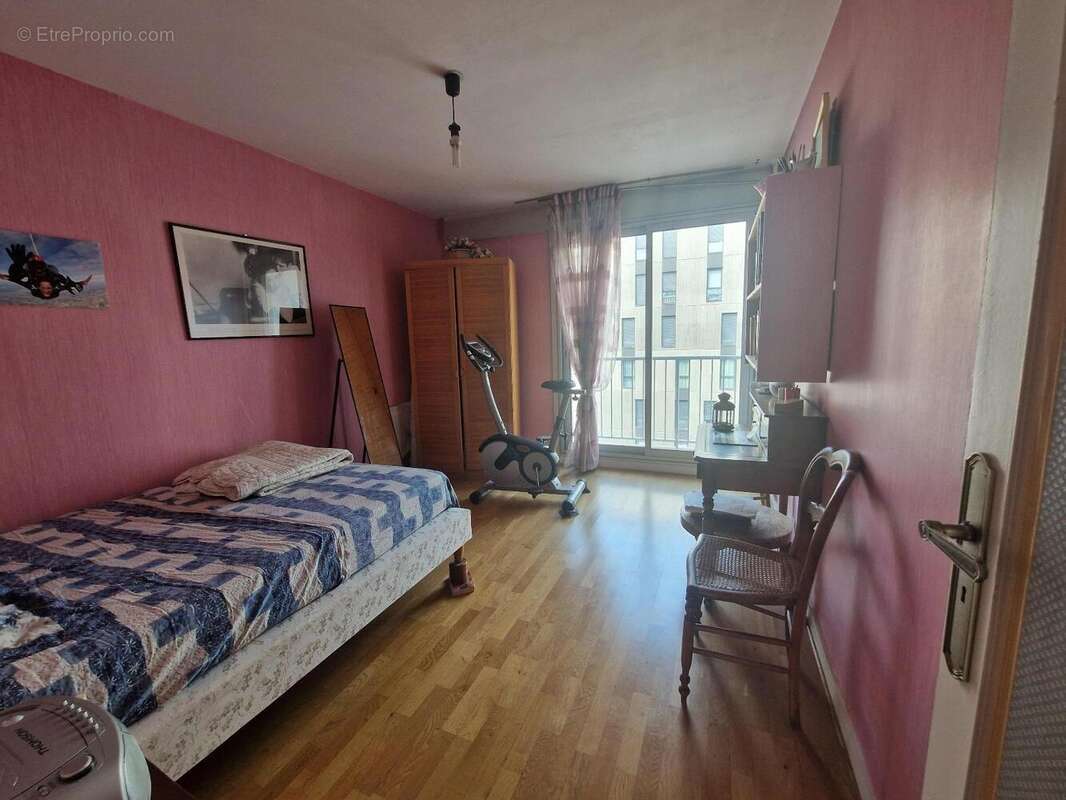   - Appartement à VILLEURBANNE