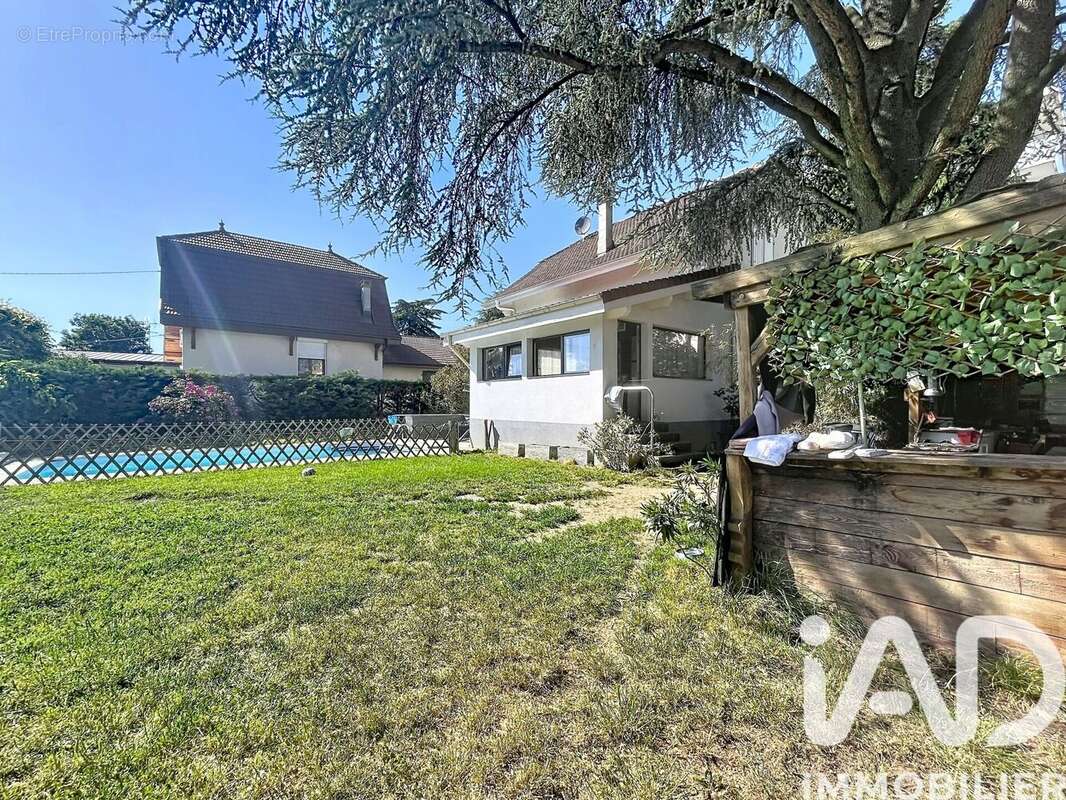 Maison 139 m² à Annemasse  - photo 2