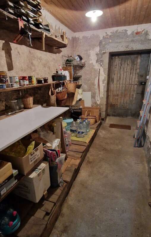 Maison de caractère avec grande grange/garage et plus de 1600m2 de terrain attenant - photo 38
