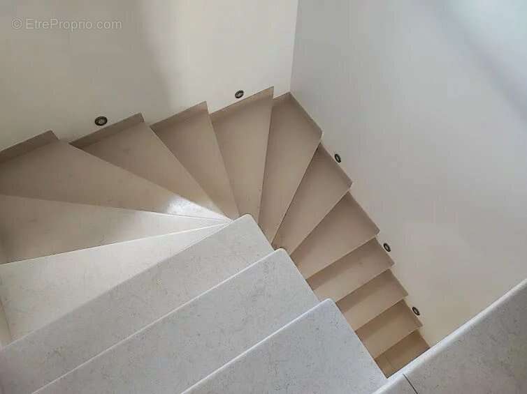 Maison 180 m² à Nimes  - photo 5