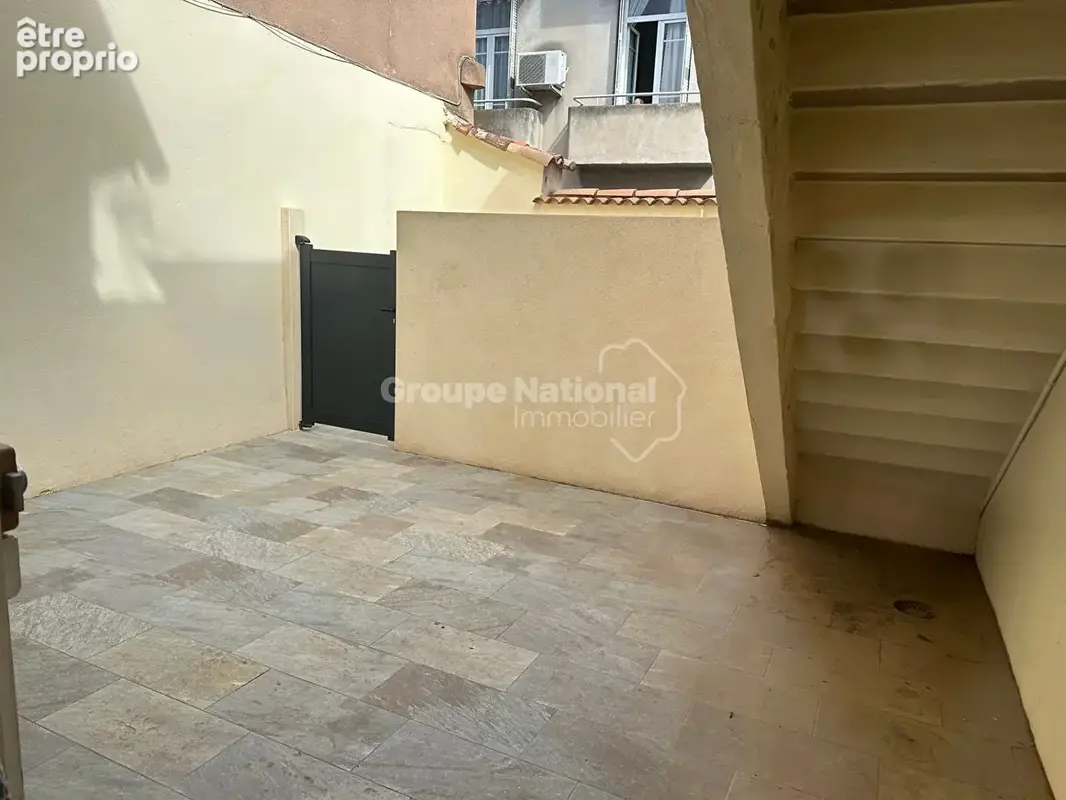 NÎMES Quartier Hoche-Sernam Immeuble de 3 appartements avec garage et cour - photo 16