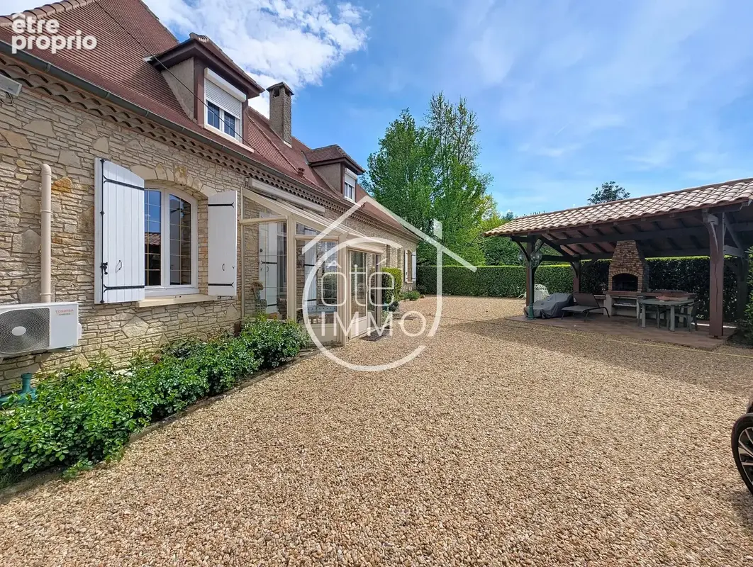 BERGERAC : Maison familiale de 204m² au cœur d'un parc arboré avec étang clos - photo 14