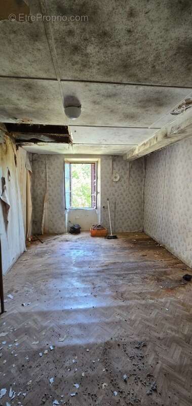 Maison à SAINT-SORNIN-LEULAC