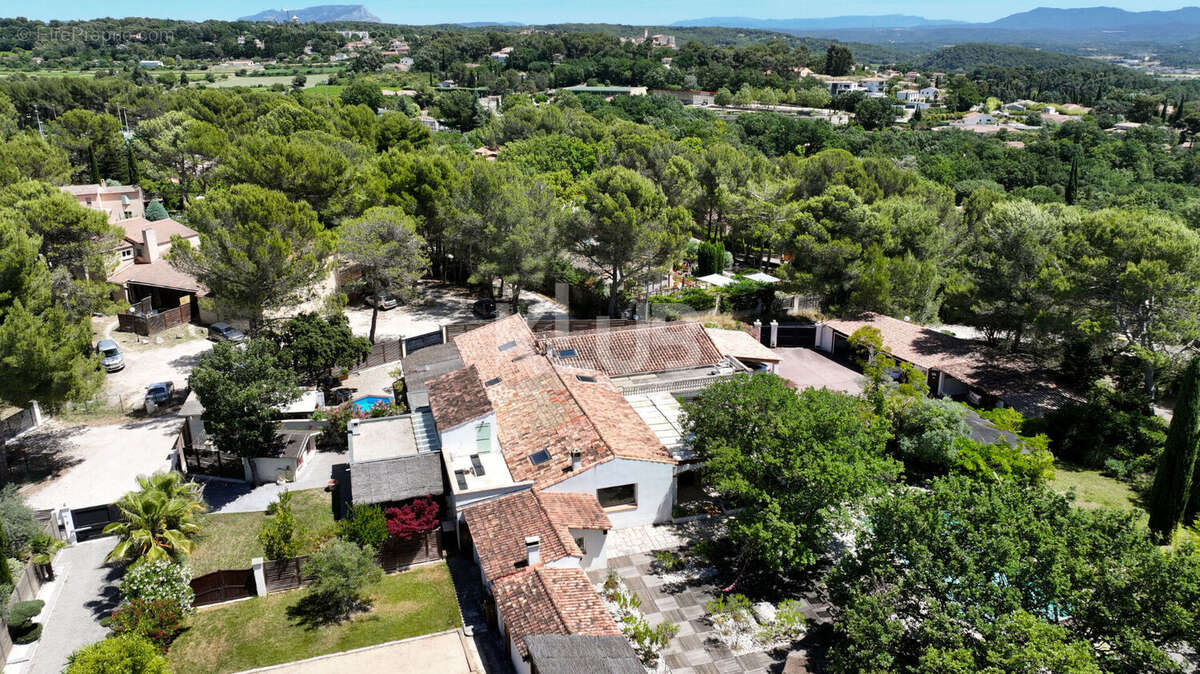 Maison à EGUILLES