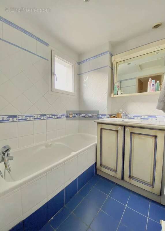 Maison à ROQUEBRUNE-SUR-ARGENS