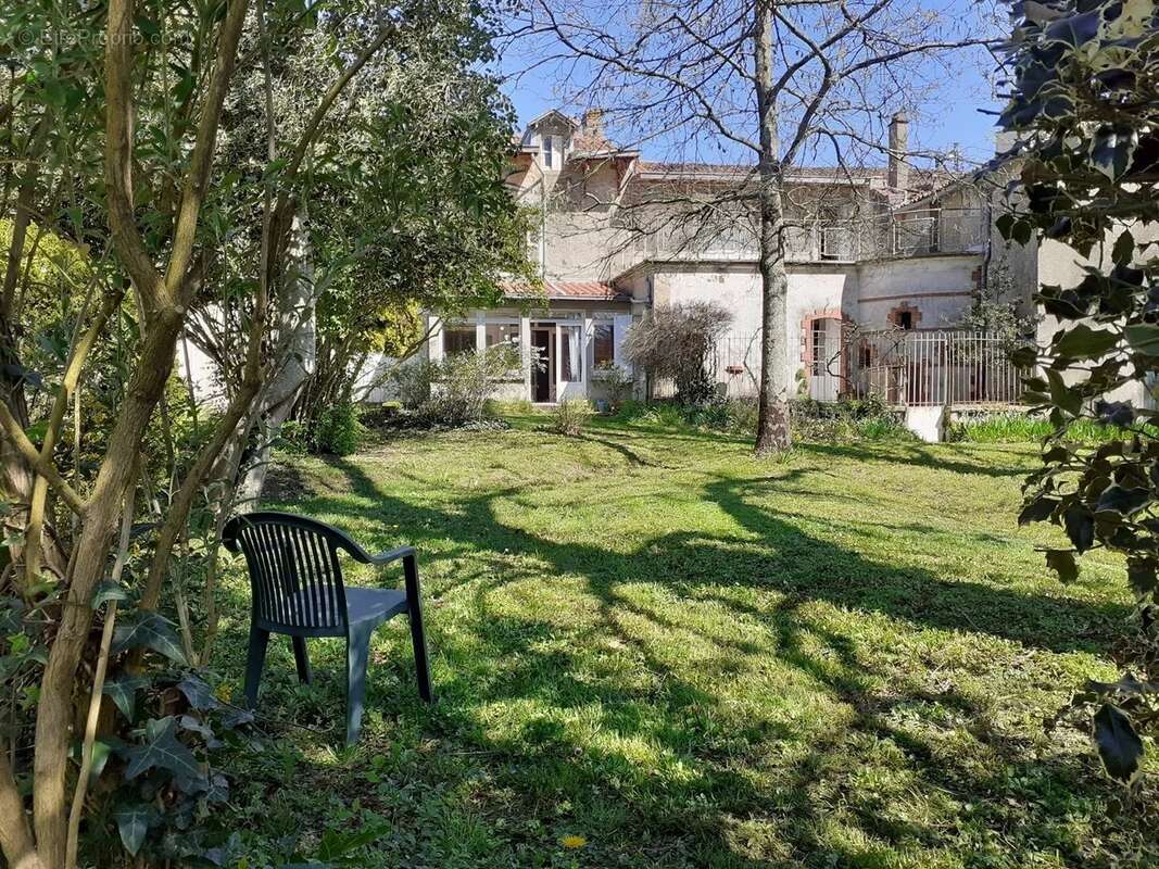 Maison 265 m² à Bressuire  - photo 3