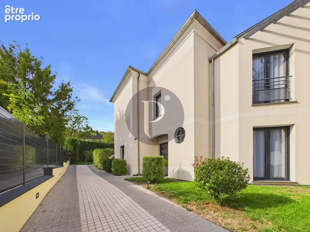 Photo Maison à Verrieres-Le-Buisson au prix de 1 635 000€