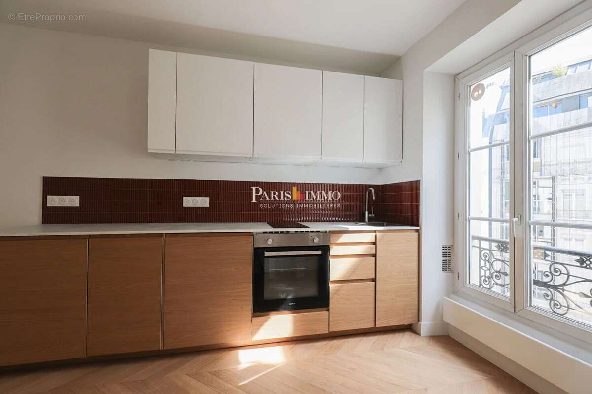 Appartement à PARIS-18E