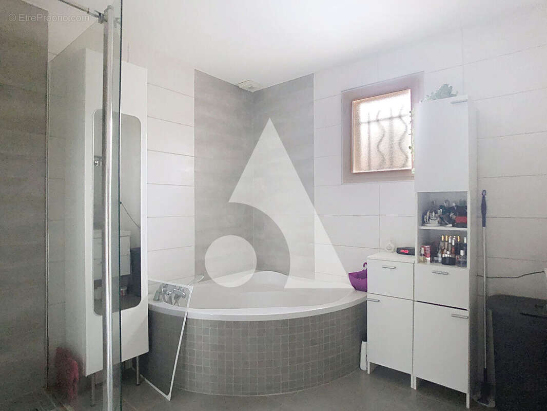 Maison à SAINT-SYMPHORIEN-SUR-COISE