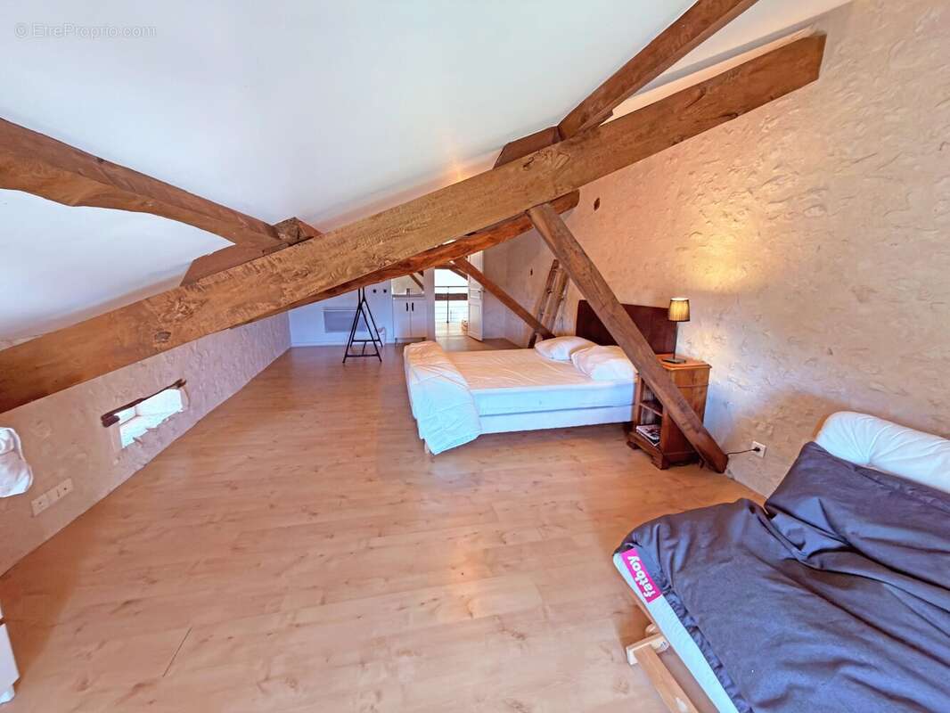 Charmante Propriété en Pierre avec Grange et Piscine ! - photo 9
