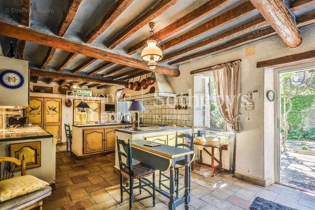 Maison à OPPEDE