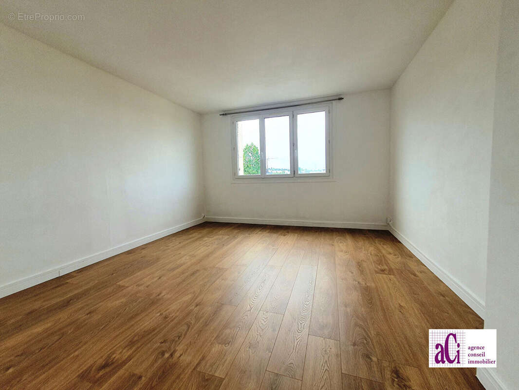 Appartement à L'HAY-LES-ROSES