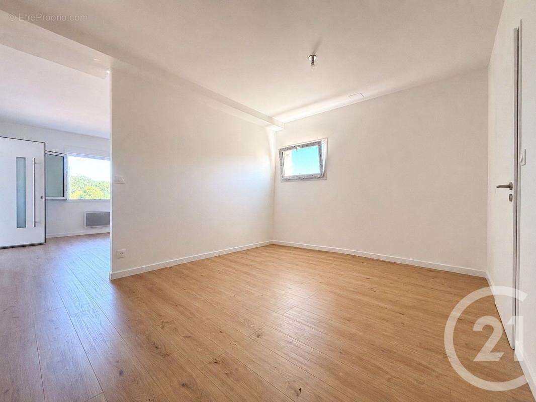 Maison 197 m² à Panazol  - photo 13