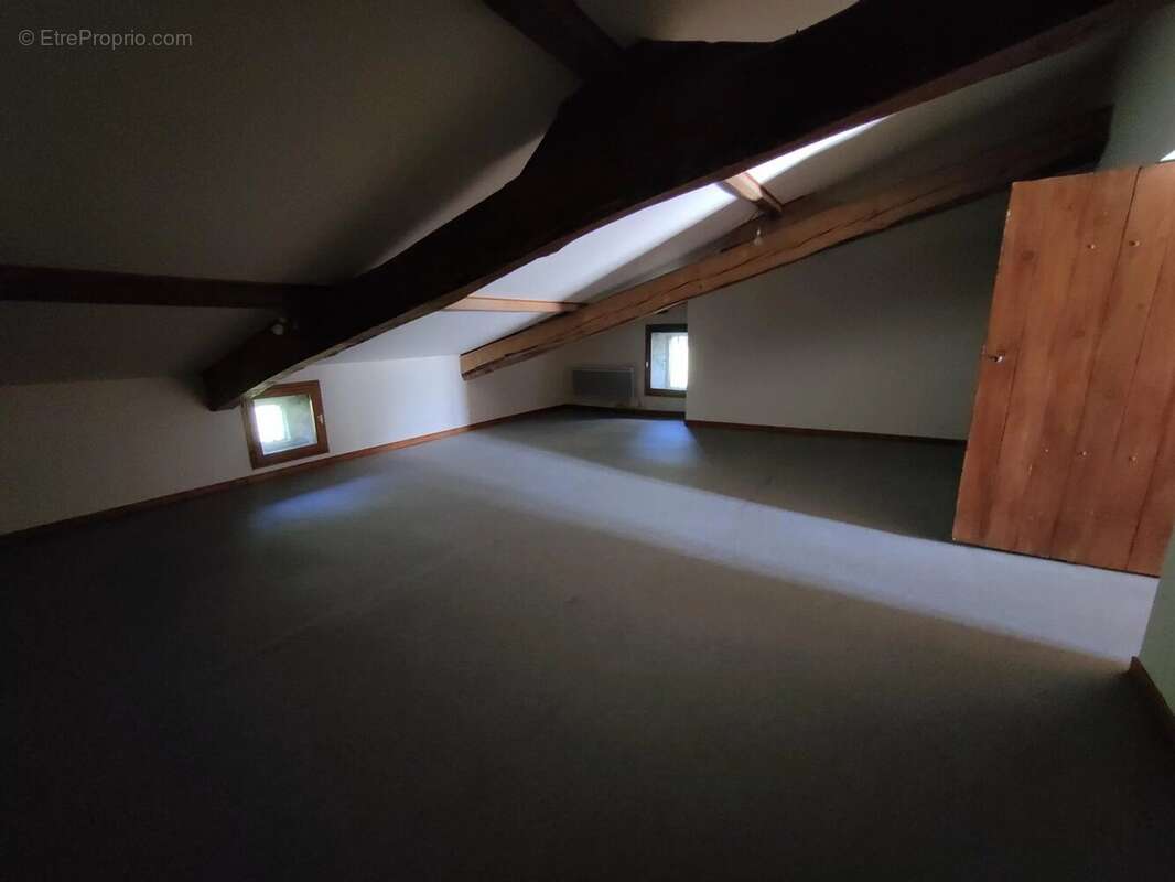 Maison à SAINT-MORILLON