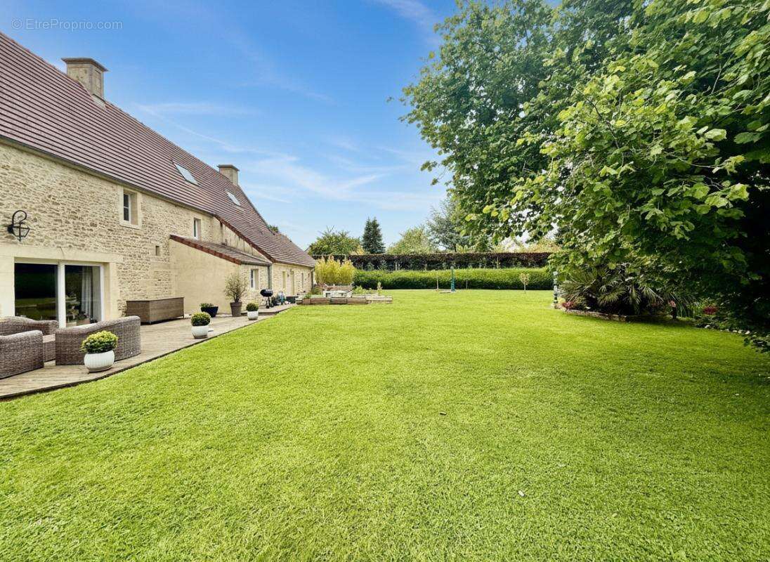 Maison Bayeux 16 pièces 370 m2 - photo 5