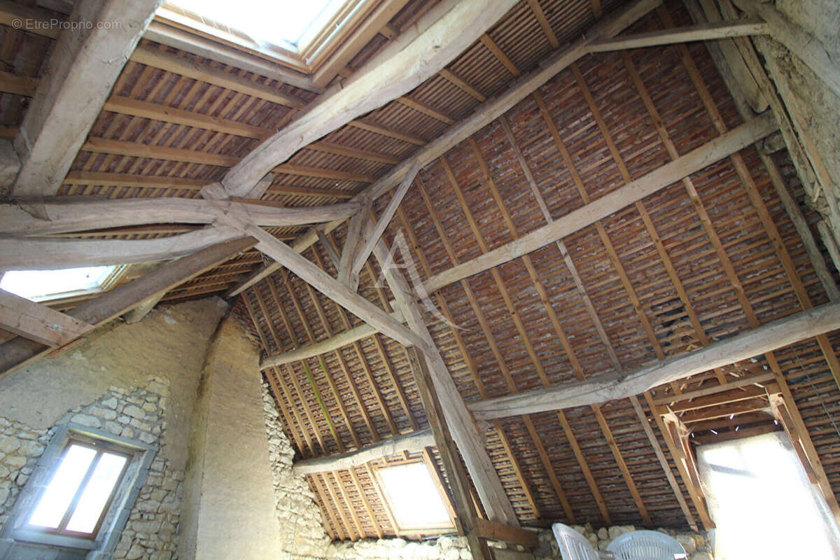 maison/grange  a restaurer - photo 6