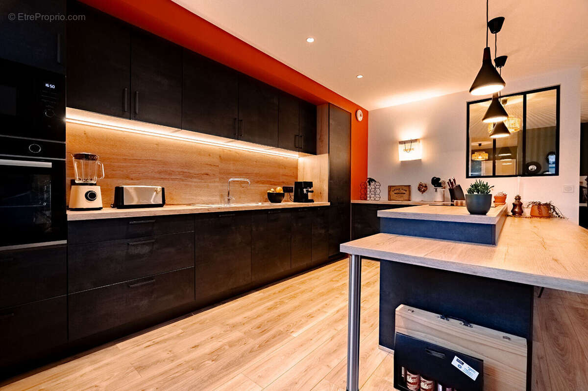 Appartement à LES PONTS-DE-CE