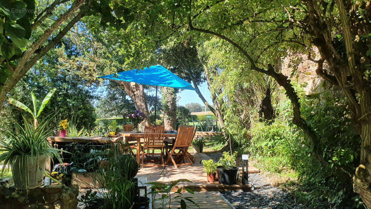 Maison à LA GREE-SAINT-LAURENT