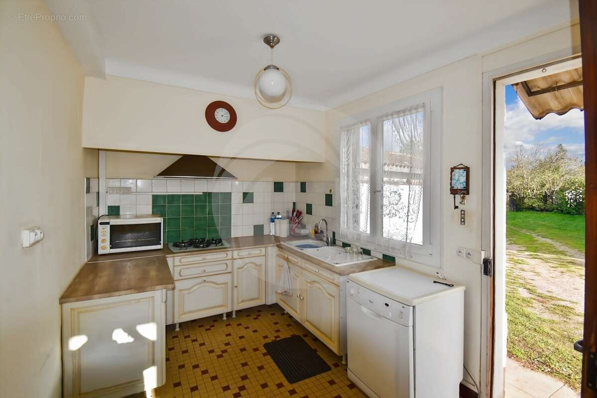 Maison à NEGREPELISSE