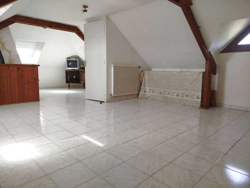 Maison à MONETEAU
