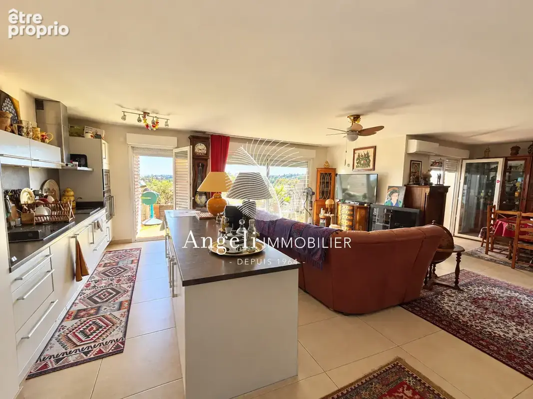 Appartement en dernier étage - FREJUS - photo 6