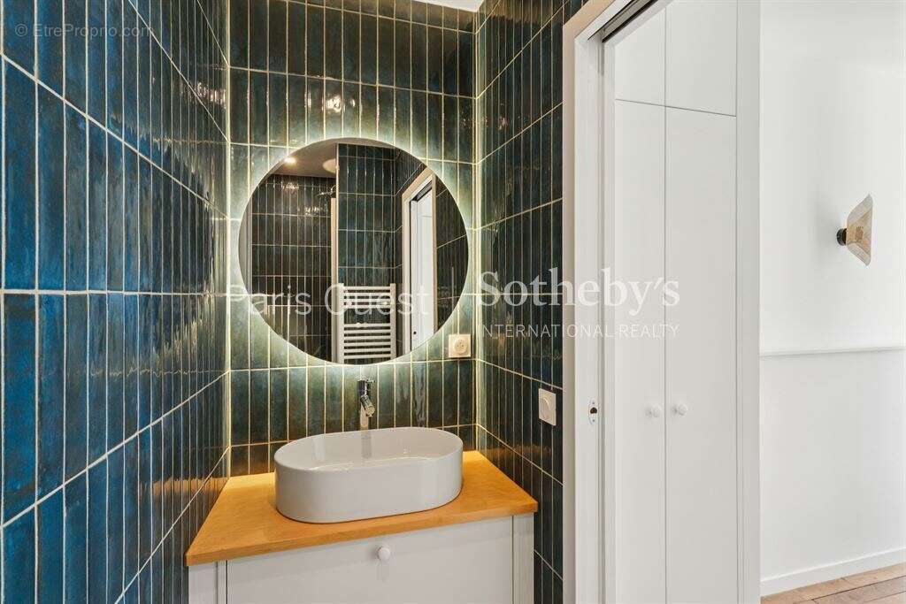 Appartement à PARIS-16E