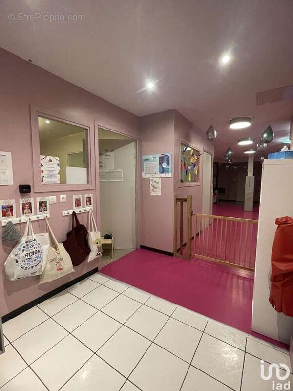 Photo 2 - Commerce à SECLIN