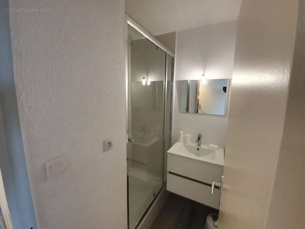 Sete plages - studio cabine entierement renove avec parking - photo 3
