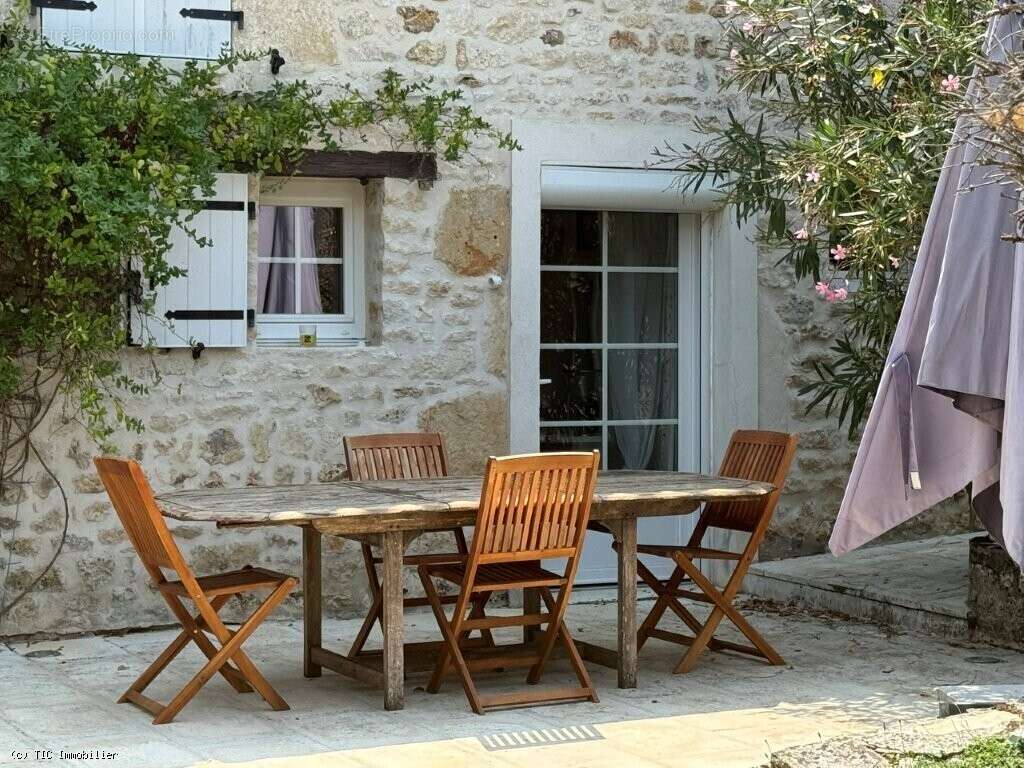 Maison à VILLEFAGNAN