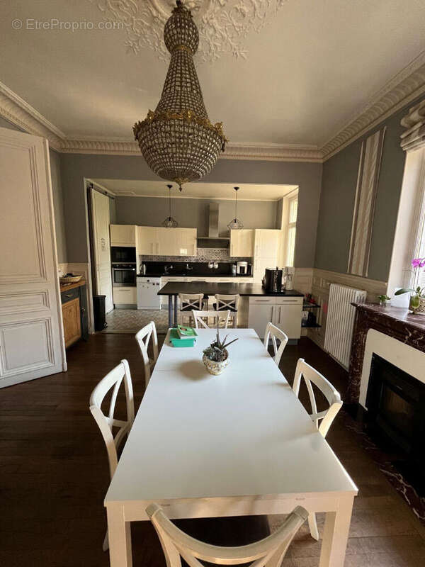 Maison de prestige à vendre à Fère-Champenoise - 9 pièces, 218 m² - photo 3