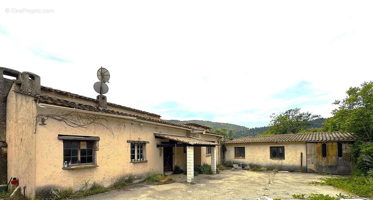 Maison à TOURRETTE-LEVENS