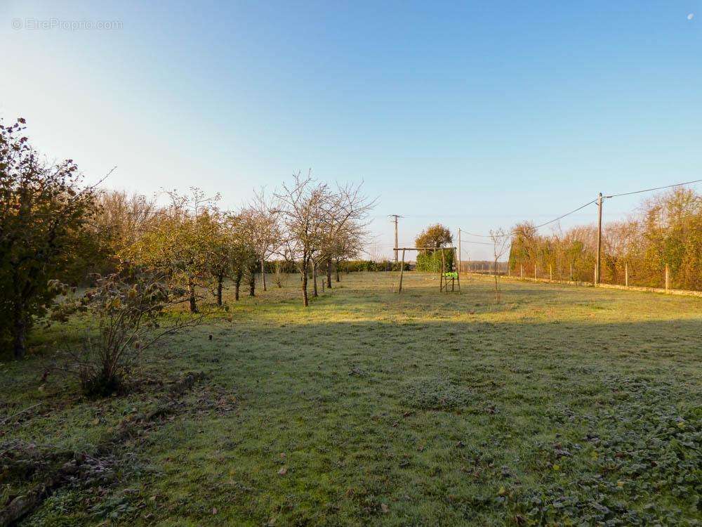 Maison à CHEF-BOUTONNE