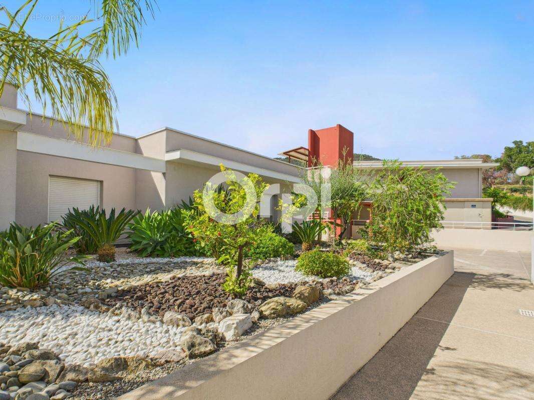 Appartement à MANDELIEU-LA-NAPOULE