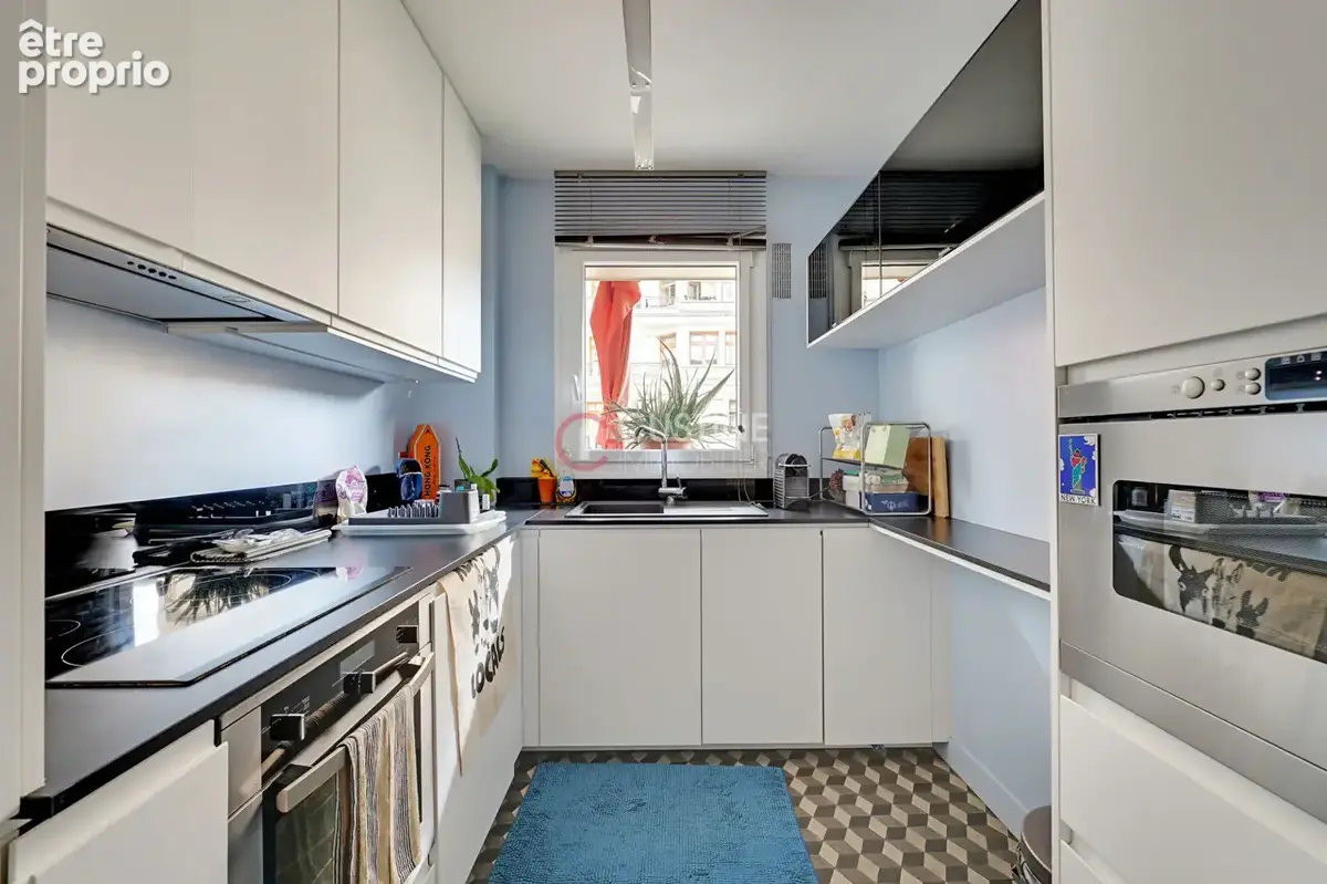 Paris 18e / Deux pièces avec balcon de 9 m², parking et cave /DPE D - photo 9