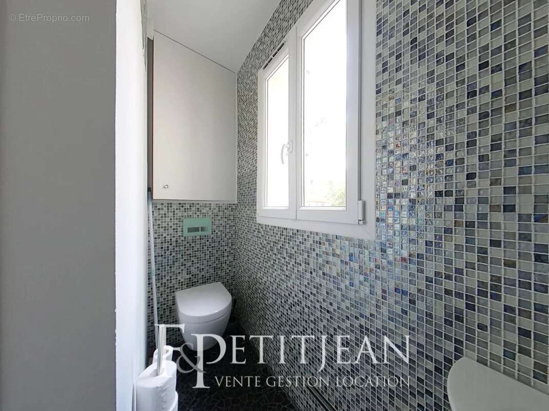 Appartement à PARIS-7E