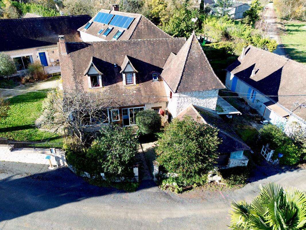 Maison de caractère à Coulaures de 105 m² - photo 5