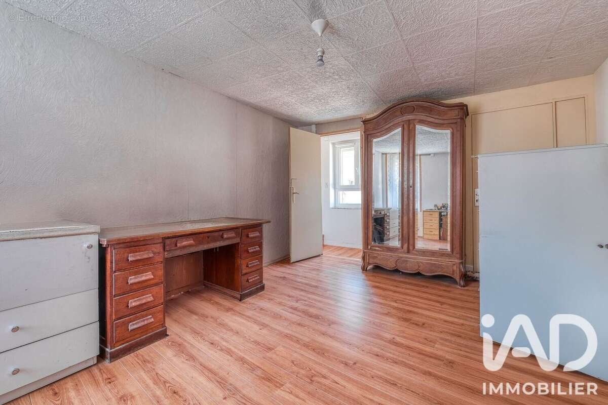 Maison 308 m² à Compans  - photo 6