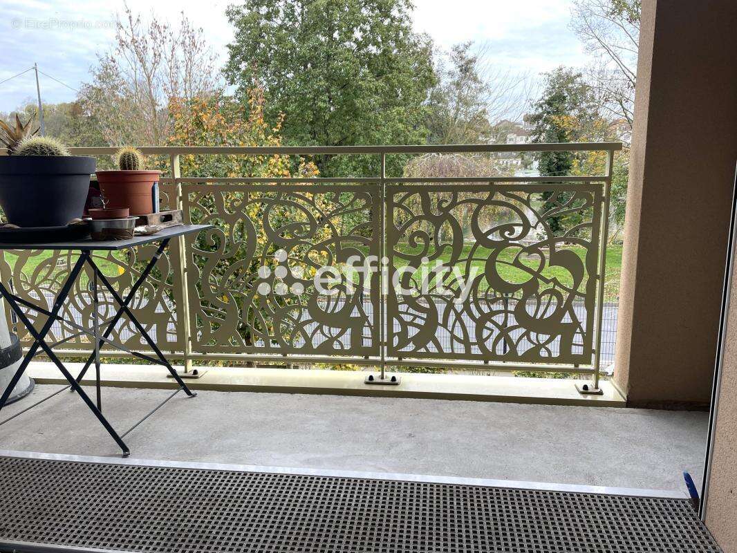 Appartement à PERSAN