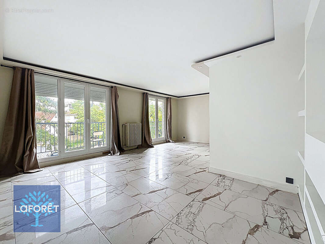 Appartement à MENNECY