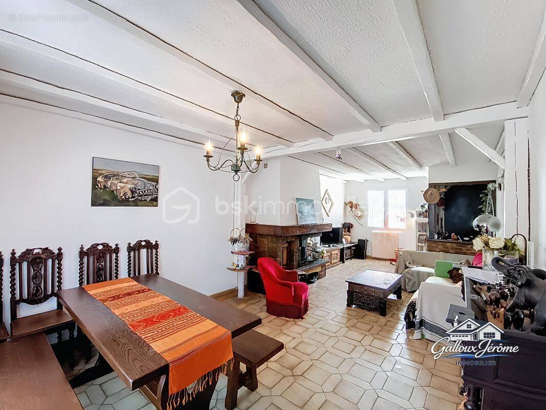 Maison à TREMBLAY-EN-FRANCE