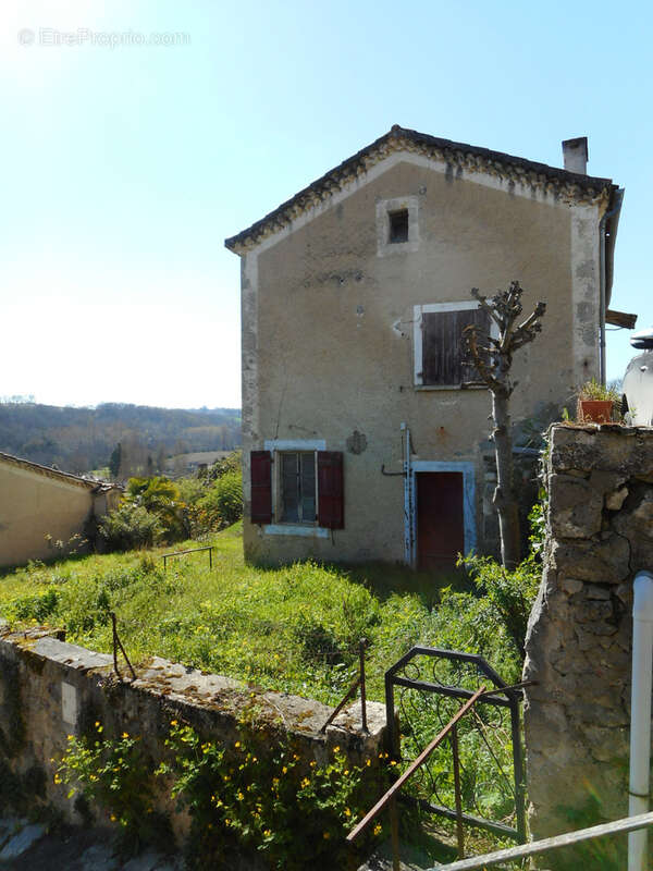 Maison à MEZIN